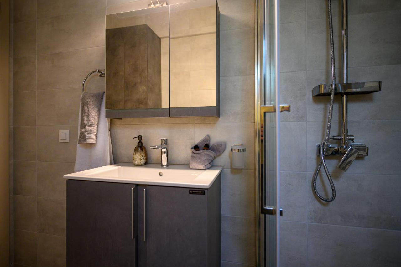 Chic Apartment In Nature, 5-Min Walk To The Beach Kalamata Luaran gambar