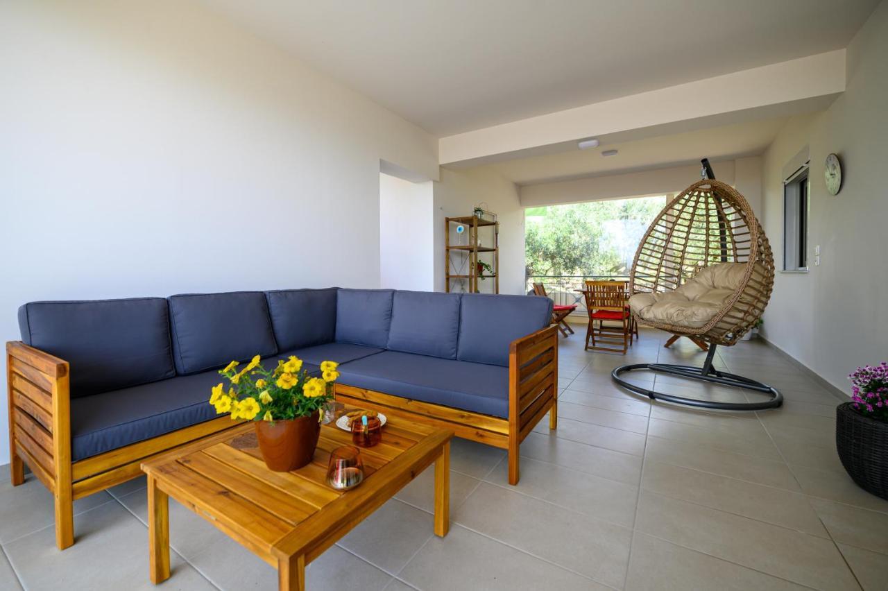 Chic Apartment In Nature, 5-Min Walk To The Beach Kalamata Luaran gambar