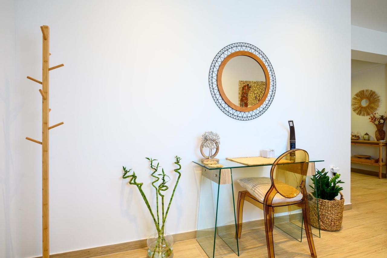 Chic Apartment In Nature, 5-Min Walk To The Beach Kalamata Luaran gambar