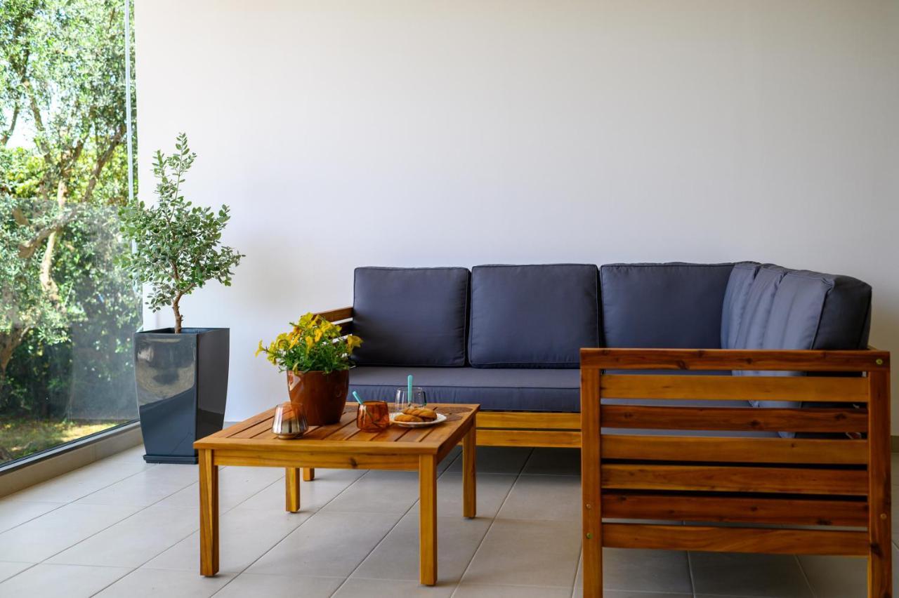 Chic Apartment In Nature, 5-Min Walk To The Beach Kalamata Luaran gambar