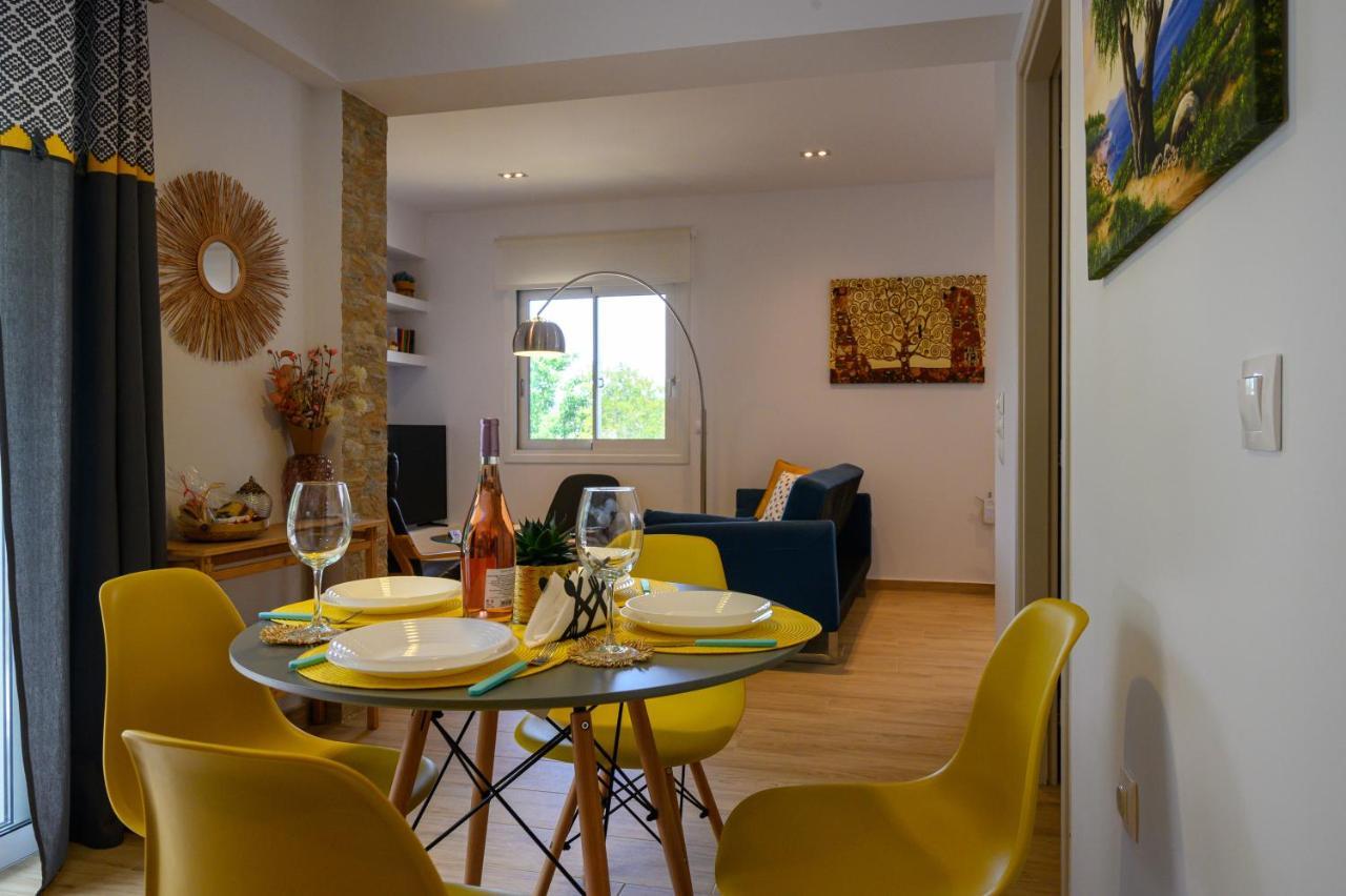 Chic Apartment In Nature, 5-Min Walk To The Beach Kalamata Luaran gambar