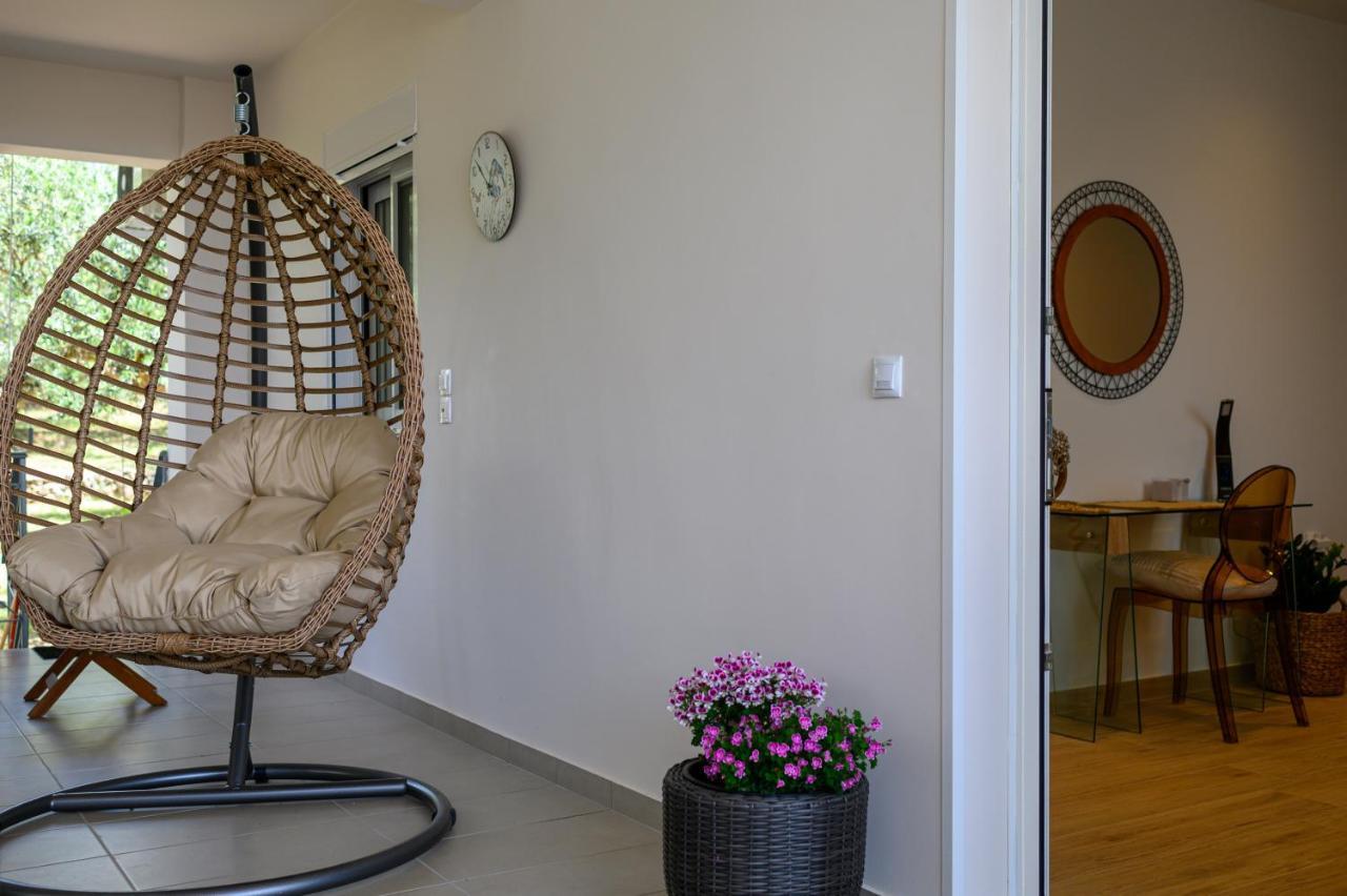 Chic Apartment In Nature, 5-Min Walk To The Beach Kalamata Luaran gambar