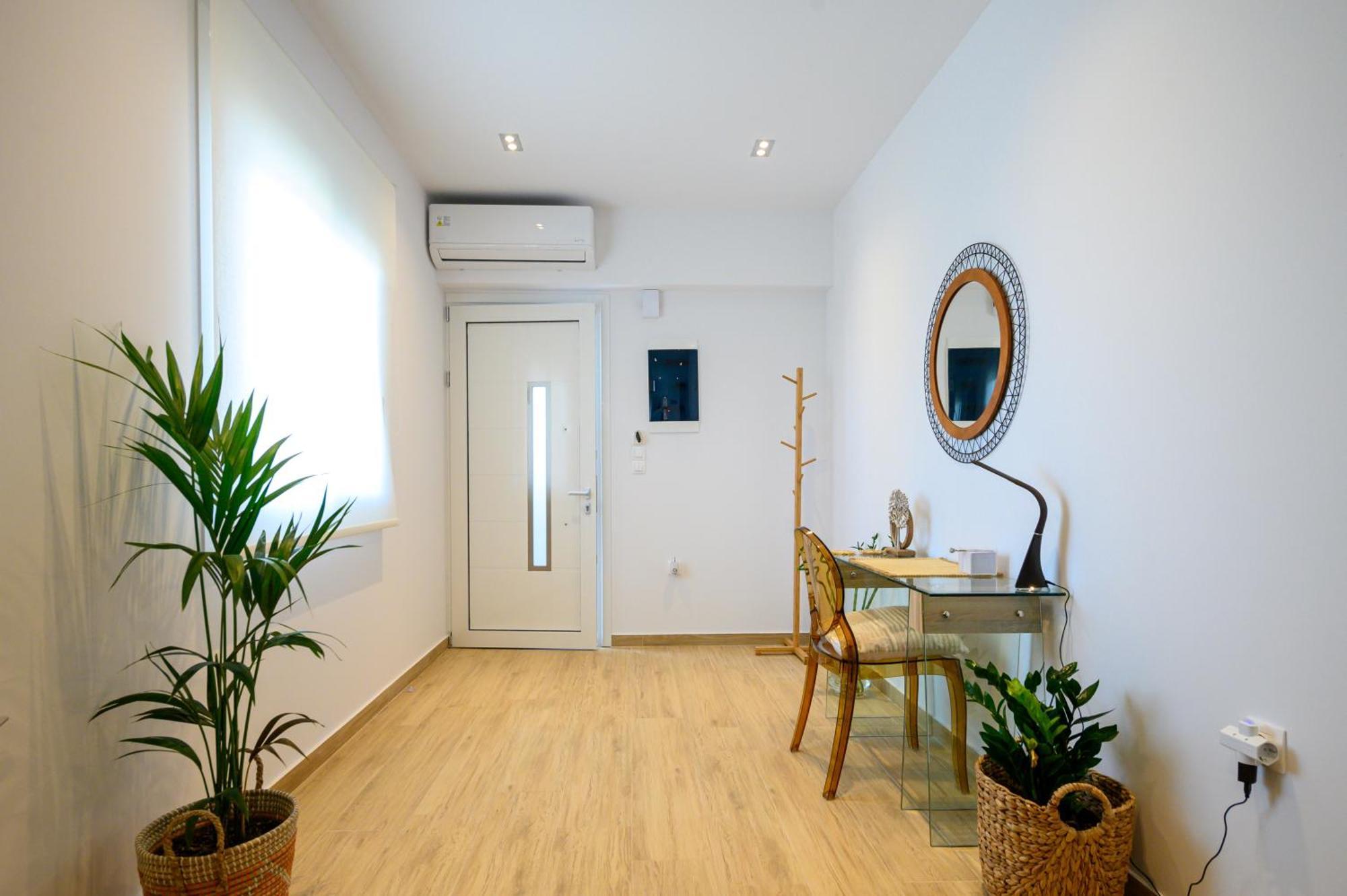 Chic Apartment In Nature, 5-Min Walk To The Beach Kalamata Luaran gambar