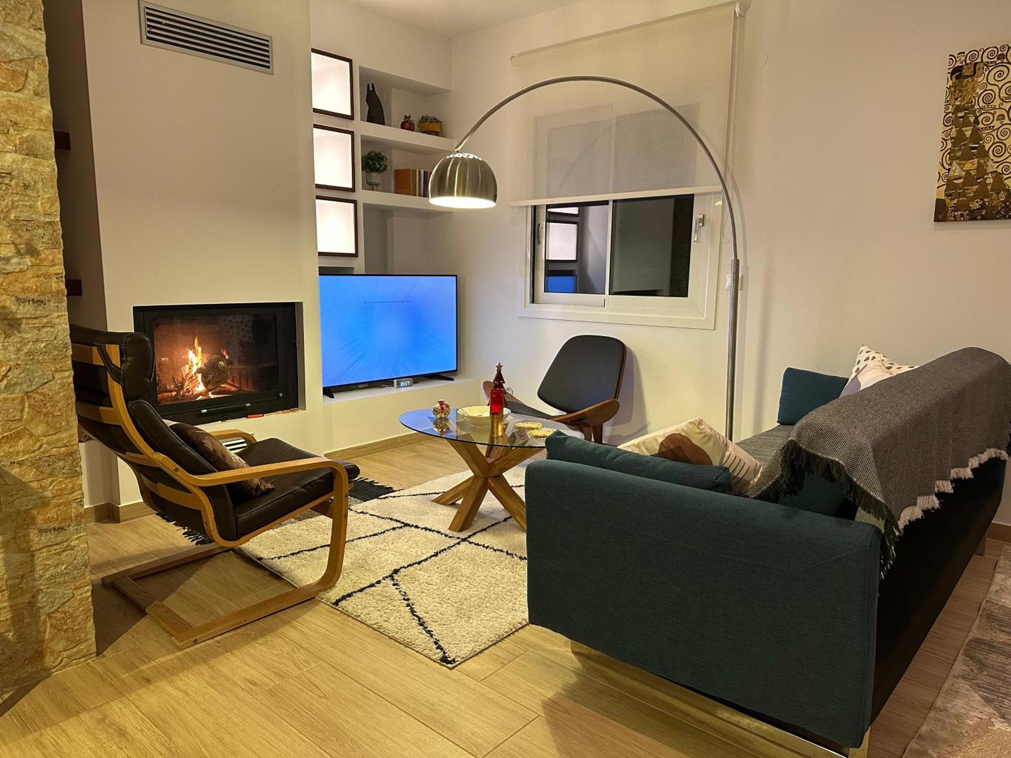 Chic Apartment In Nature, 5-Min Walk To The Beach Kalamata Luaran gambar